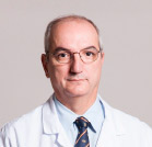 imagen del docente Dr. Tomás Fernández Jaén del master en cirugía de rodilla